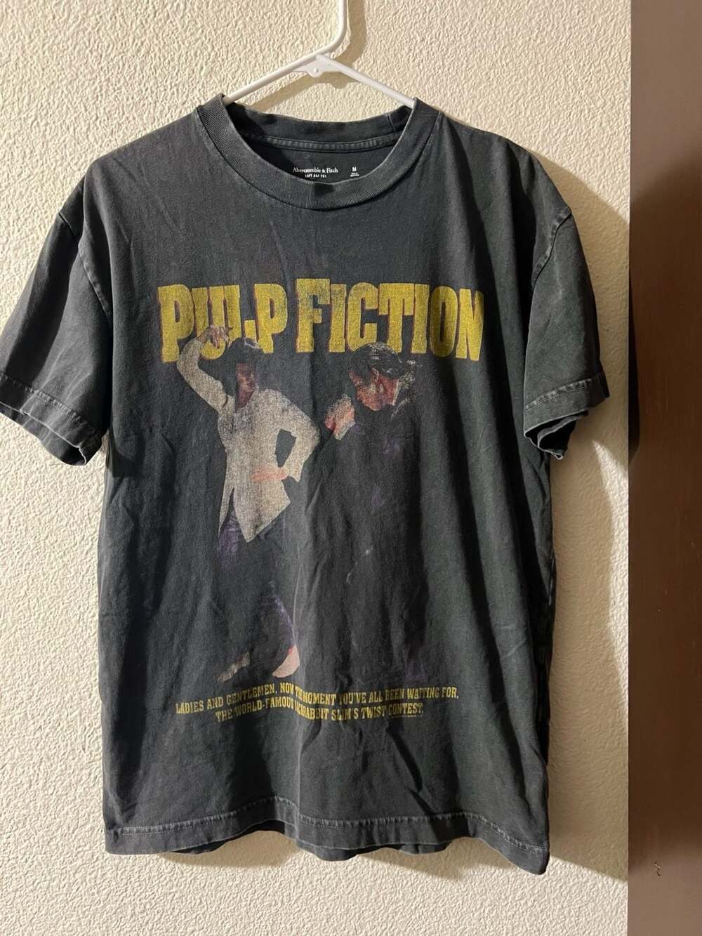 Abercrombie & Fitch Pulp Fiction T-Shirt Size M Black Graphic Tee